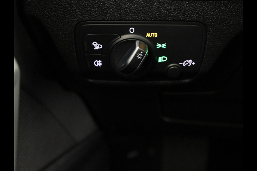 Audi Q2 35 TFSI Business Edition 150pk | S-tronic | Navigatie | Sportstoelen | Parkeersensoren achter | Virtual Cockpit | Stoelverwaming | 17 inch Lichtmetalen velgen |