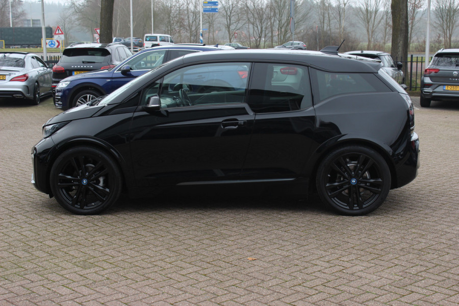 BMW i3 S Dark Shadow Edition 120Ah 42 kWh / SoH 90,4%  / Camera / Navigatie / 20'' / Stoelverwarming / DAB / LED / Cruise Control