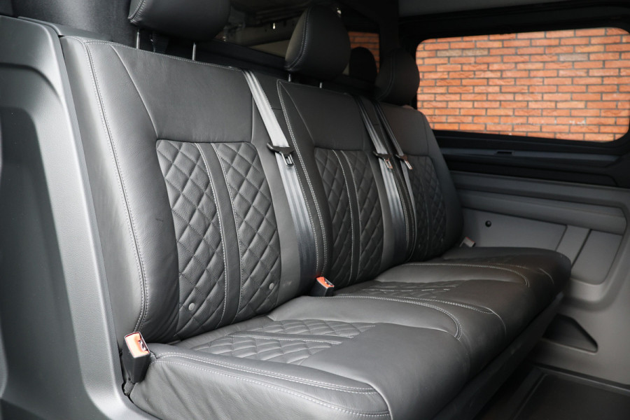 Ford Transit Custom 320 2.0 TDCI 150 PK L2H1 Limited DC | Dubbel Cabine | ACC | Blind Spot | Navigatie | Camera | CarPlay | Lane Assist | | Trekhaak | Verlengde fabrieksgarantie tot 12-2029