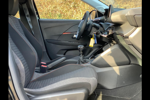 Peugeot 208 1.2 PureTech Active Pack 2022 / NETTO € 6600 / PRIJS NL € 8950.-