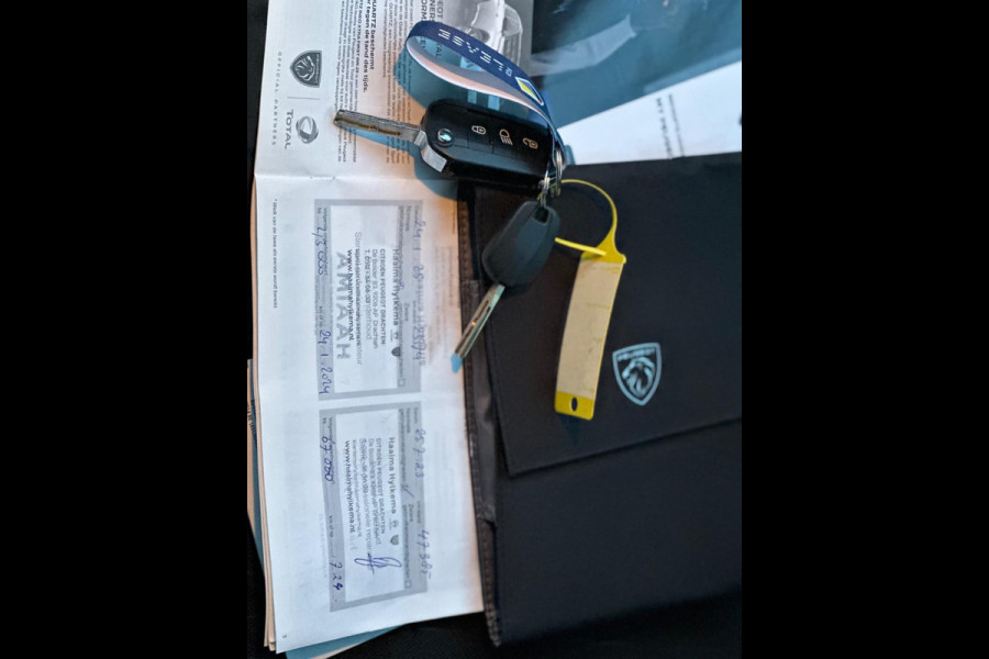 Peugeot 208 1.2 PureTech Active Pack 2022 / NETTO € 6600 / PRIJS NL € 8950.-