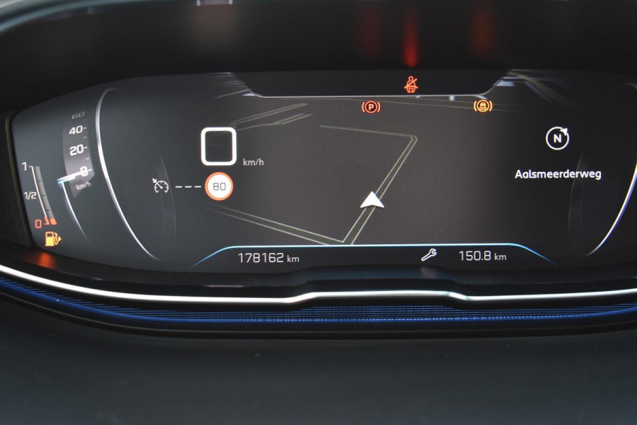 Peugeot 5008 1.2 PureTech 7 Persoons Navi Carplay Camera Trekhaak Dealer Onderhouden