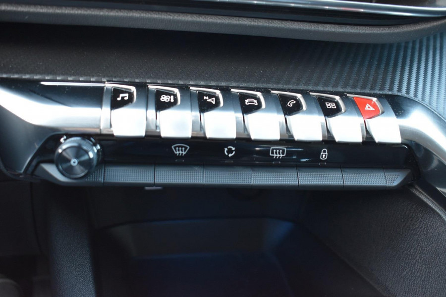 Peugeot 5008 1.2 PureTech 7 Persoons Navi Carplay Camera Trekhaak Dealer Onderhouden