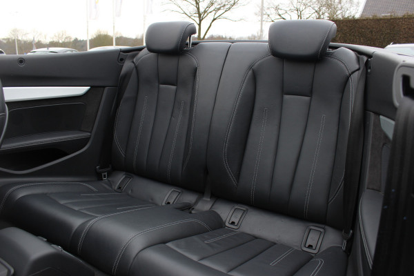 Audi A5 Cabriolet 2.0 TFSI Launch Edition / Trekhaak / Leder / Nekverwarming / Navigatie / Parkeerhulp V+A / 19'' / Windscherm / Stoelverwarming / Cruise Control