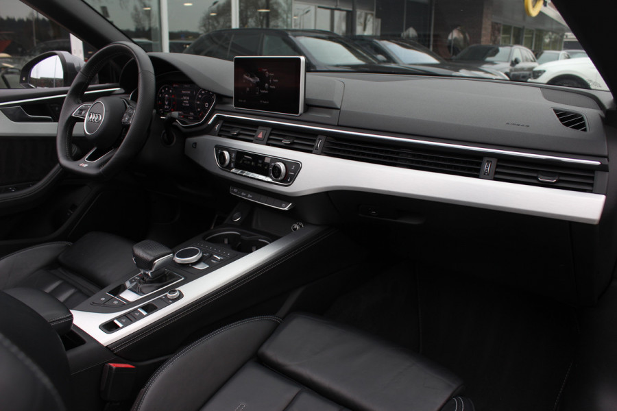 Audi A5 Cabriolet 2.0 TFSI Launch Edition / Trekhaak / Leder / Nekverwarming / Navigatie / Parkeerhulp V+A / 19'' / Windscherm / Stoelverwarming / Cruise Control