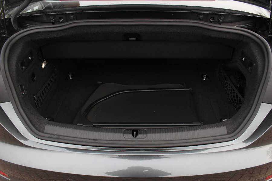 Audi A5 Cabriolet 2.0 TFSI Launch Edition / Trekhaak / Leder / Nekverwarming / Navigatie / Parkeerhulp V+A / 19'' / Windscherm / Stoelverwarming / Cruise Control