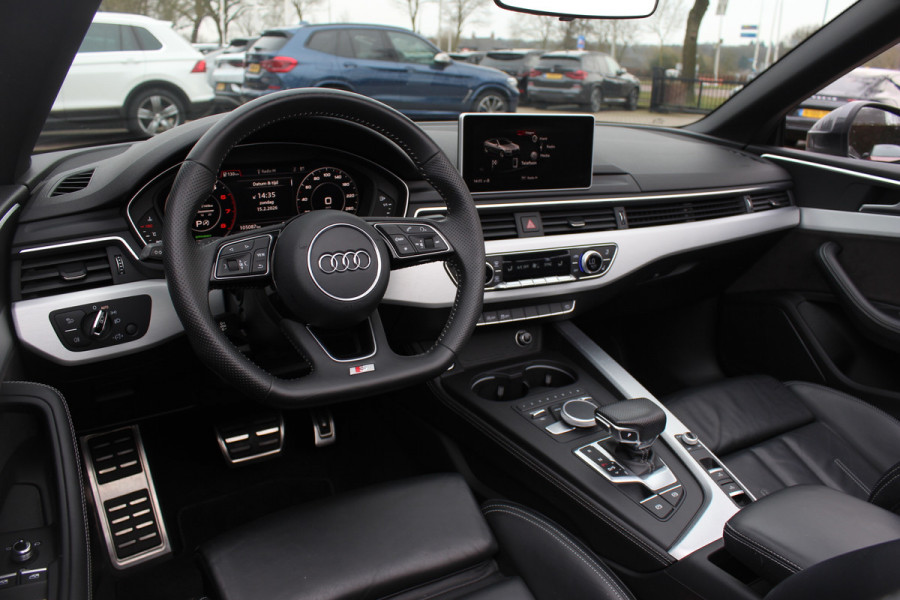 Audi A5 Cabriolet 2.0 TFSI Launch Edition / Trekhaak / Leder / Nekverwarming / Navigatie / Parkeerhulp V+A / 19'' / Windscherm / Stoelverwarming / Cruise Control