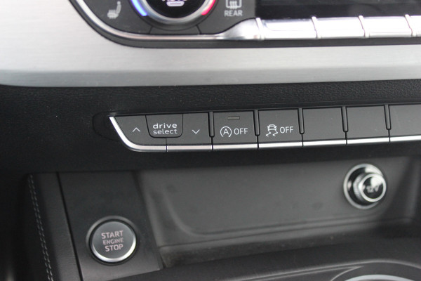 Audi A5 Cabriolet 2.0 TFSI Launch Edition / Trekhaak / Leder / Nekverwarming / Navigatie / Parkeerhulp V+A / 19'' / Windscherm / Stoelverwarming / Cruise Control