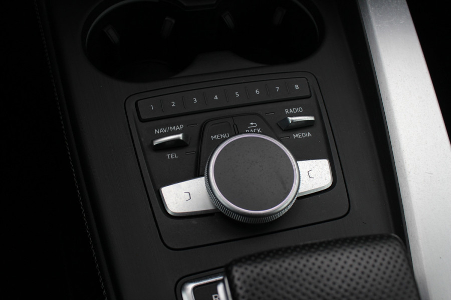 Audi A5 Cabriolet 2.0 TFSI Launch Edition / Trekhaak / Leder / Nekverwarming / Navigatie / Parkeerhulp V+A / 19'' / Windscherm / Stoelverwarming / Cruise Control