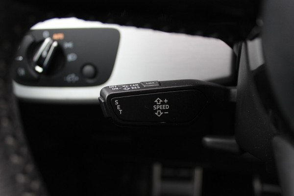 Audi A5 Cabriolet 2.0 TFSI Launch Edition / Trekhaak / Leder / Nekverwarming / Navigatie / Parkeerhulp V+A / 19'' / Windscherm / Stoelverwarming / Cruise Control