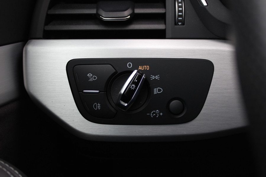 Audi A5 Cabriolet 2.0 TFSI Launch Edition / Trekhaak / Leder / Nekverwarming / Navigatie / Parkeerhulp V+A / 19'' / Windscherm / Stoelverwarming / Cruise Control