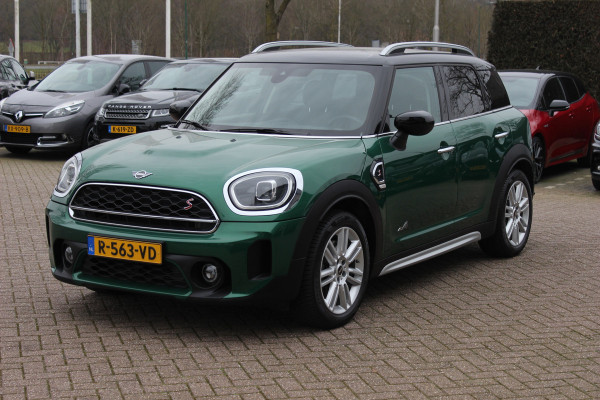 MINI Countryman 2.0 Cooper S ALL4 Classic / Trekhaak / Camera / Head-up / Keyless / 18'' / CarPlay / Stoelverwarming / DAB / Cruise Control