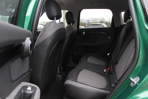 MINI Countryman 2.0 Cooper S ALL4 Classic / Trekhaak / Camera / Head-up / Keyless / 18'' / CarPlay / Stoelverwarming / DAB / Cruise Control
