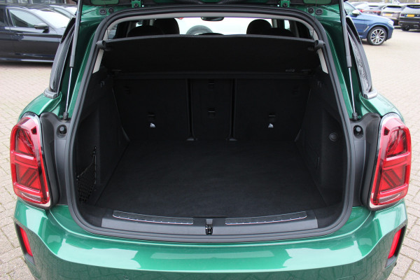 MINI Countryman 2.0 Cooper S ALL4 Classic / Trekhaak / Camera / Head-up / Keyless / 18'' / CarPlay / Stoelverwarming / DAB / Cruise Control