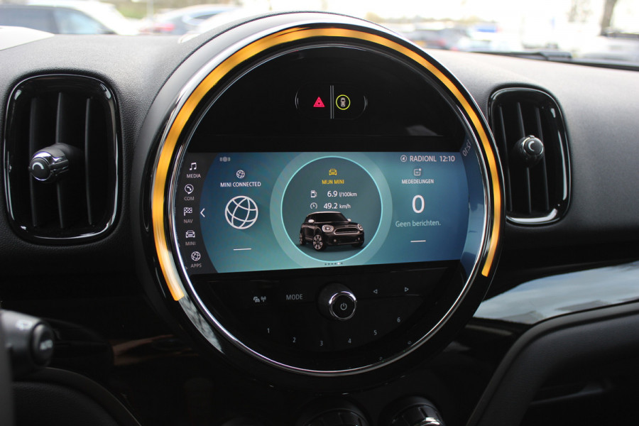 MINI Countryman 2.0 Cooper S ALL4 Classic / Trekhaak / Camera / Head-up / Keyless / 18'' / CarPlay / Stoelverwarming / DAB / Cruise Control