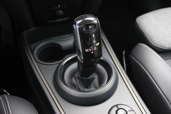 MINI Countryman 2.0 Cooper S ALL4 Classic / Trekhaak / Camera / Head-up / Keyless / 18'' / CarPlay / Stoelverwarming / DAB / Cruise Control