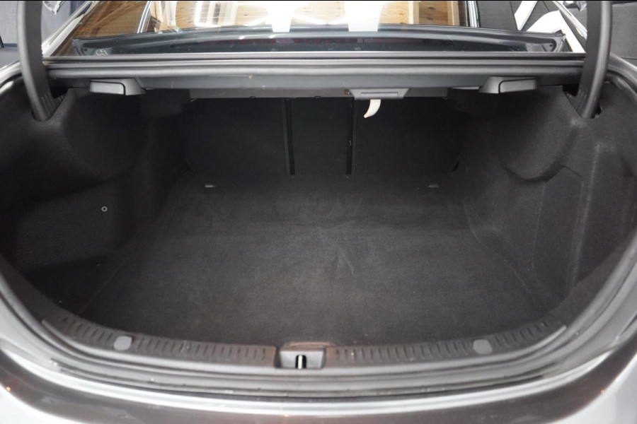 Mercedes-Benz E-Klasse 200 d AMG-Line | PANO | SFEERVERLICHTING