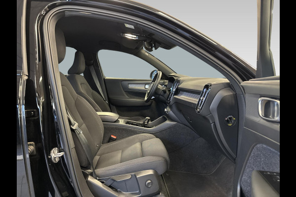 Volvo XC40 Recharge Core Stoel verwarming / Stuur verwarming / navigatie