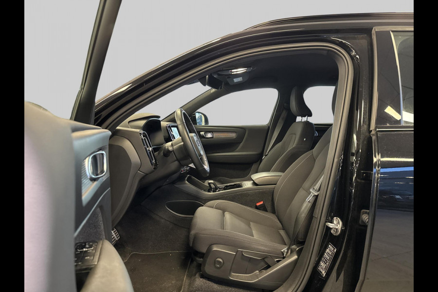 Volvo XC40 Recharge Core Stoel verwarming / Stuur verwarming / navigatie