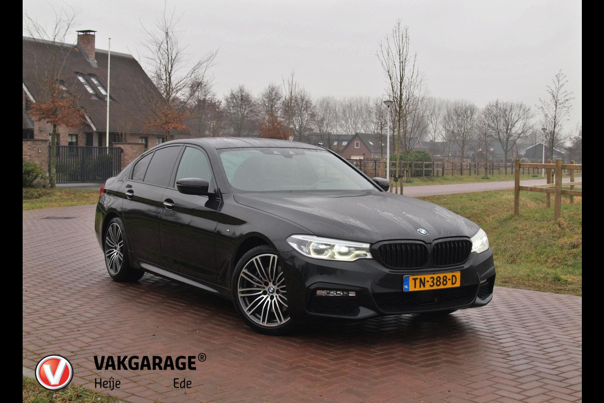 BMW 5 Serie 530i High Executive | M-Pakket | Camera | Sfeerverlichting | Automaat | NL-Auto |