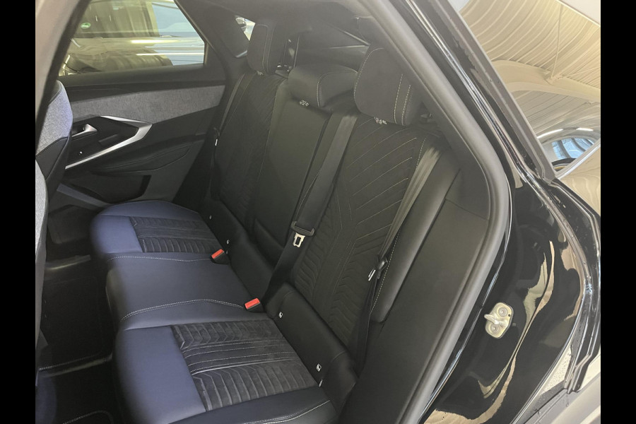 Peugeot 3008 1.6 plug-in Hybrid 195 GT alcantara executive interior, on board charger 7.4KW, 360 vision & drive Assist Pack GT Panoramisch schuifdak
