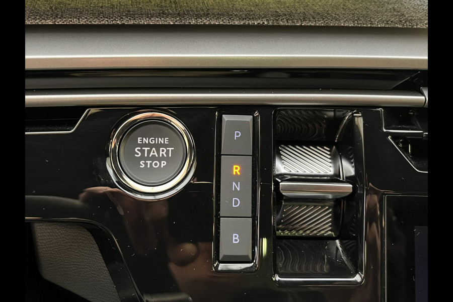 Peugeot 3008 1.6 plug-in Hybrid 195 GT alcantara executive interior, on board charger 7.4KW, 360 vision & drive Assist Pack GT Panoramisch schuifdak