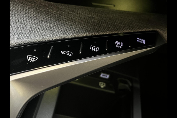 Peugeot 3008 1.6 plug-in Hybrid 195 GT alcantara executive interior, on board charger 7.4KW, 360 vision & drive Assist Pack GT Panoramisch schuifdak