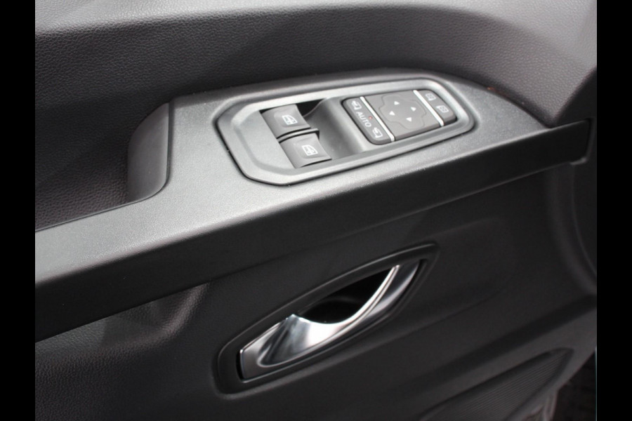 Renault Trafic 2.0 Blue dC1 150 EDC T29 L2H1 Extra Dubbele Cabine Navigatie Airco Lichtmetalen velgen Betimmering Trekhaak Camera Parkeer sensoren Dab