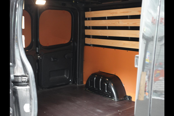 Renault Trafic 2.0 Blue dCi 150PK T30 L2H1 Advance Automaat Renault Trafic 2.0 Blue dCi 150PK T30 L2H1 Advance Airco Bluetooth Cruise PDC Trekhaak