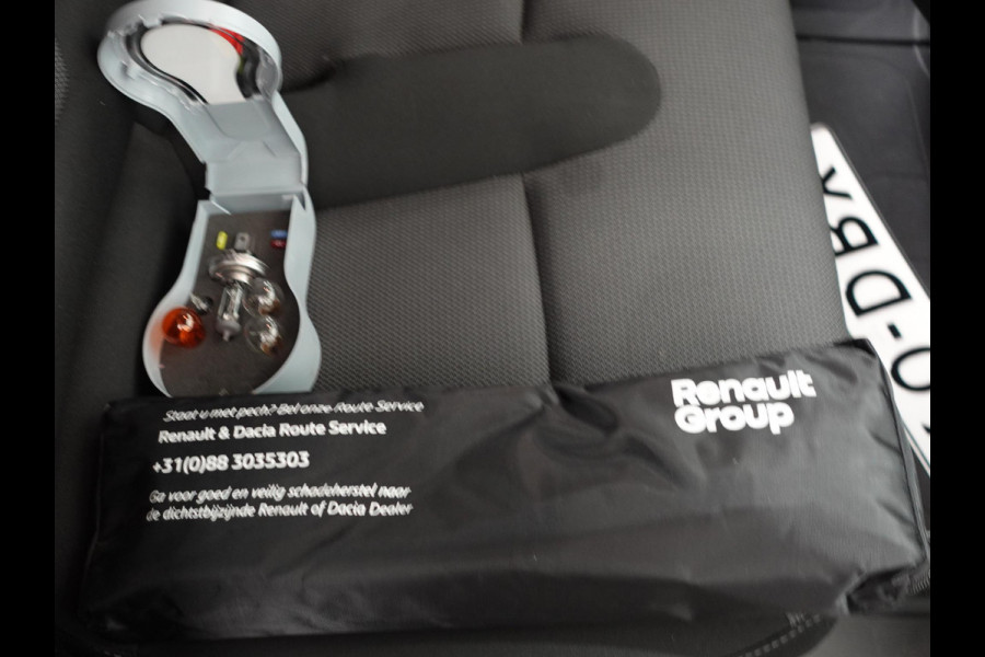 Renault Trafic 2.0 Blue dCi 150PK T30 L2H1 Advance Automaat Renault Trafic 2.0 Blue dCi 150PK T30 L2H1 Advance Airco Bluetooth Cruise PDC Trekhaak