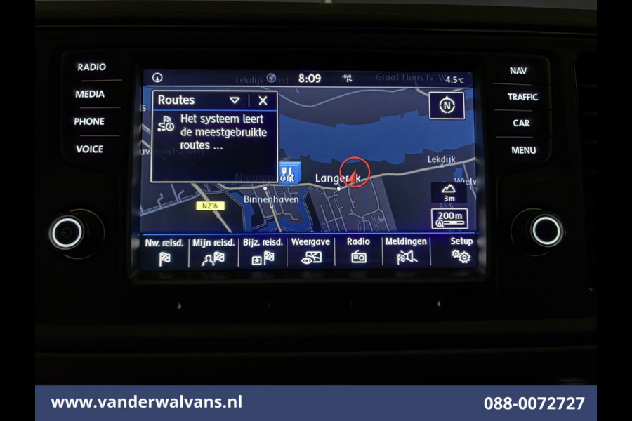 Volkswagen Crafter 2.0 TDI L3H3 L2H2 Euro6 Airco | Navigatie | Camera | Trekhaak | Apple Carplay | Cruisecontrol Chauffeursstoel, Android Auto, Parkeersensoren, Bijrijdersbank