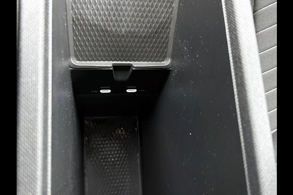 CUPRA Born Business 62 kWh | Navigatie | Apple Carplay/Android Auto | Camera Parkeersensoren | Adaptive Cruise Control | Stuurverwarming | Full Led | Climate Control | Lichtmetalen Velgen