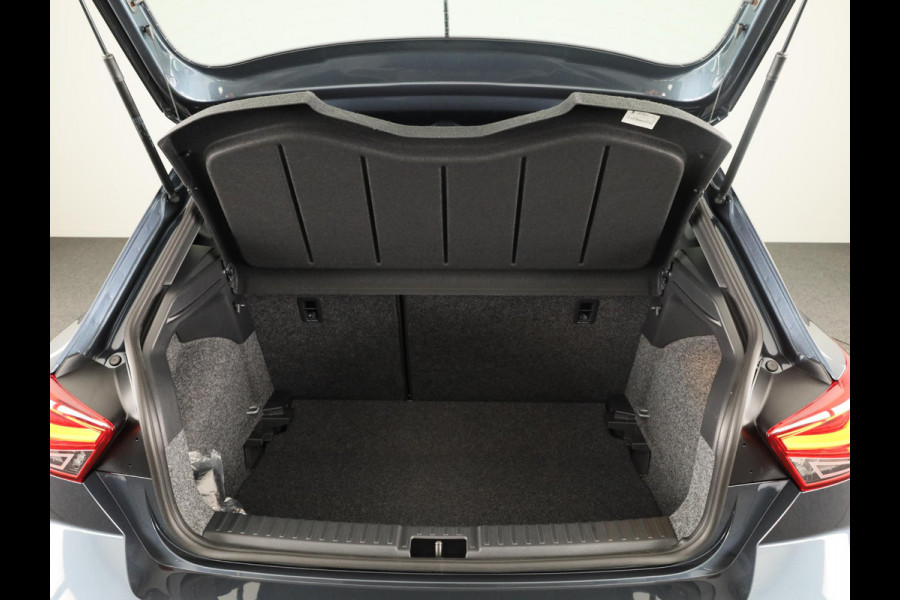 Seat Ibiza Style Plus 1.0 EcoTSI 95PK | Magnetic Tech Metallic | Park Assist | Apple Carplay | Cruise control