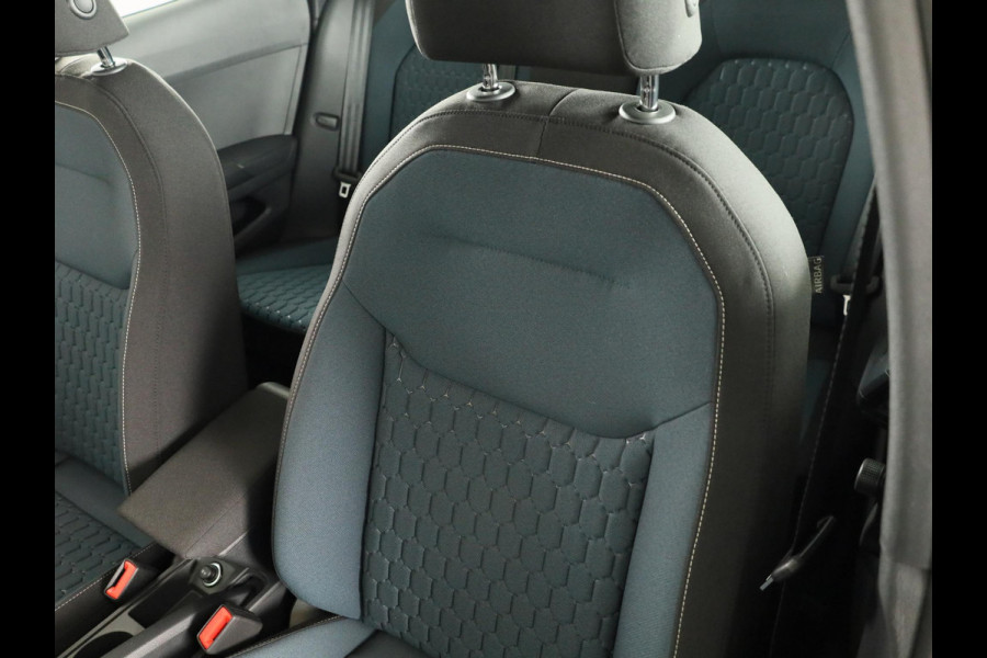 Seat Ibiza Style Plus 1.0 EcoTSI 95PK | Magnetic Tech Metallic | Park Assist | Apple Carplay | Cruise control