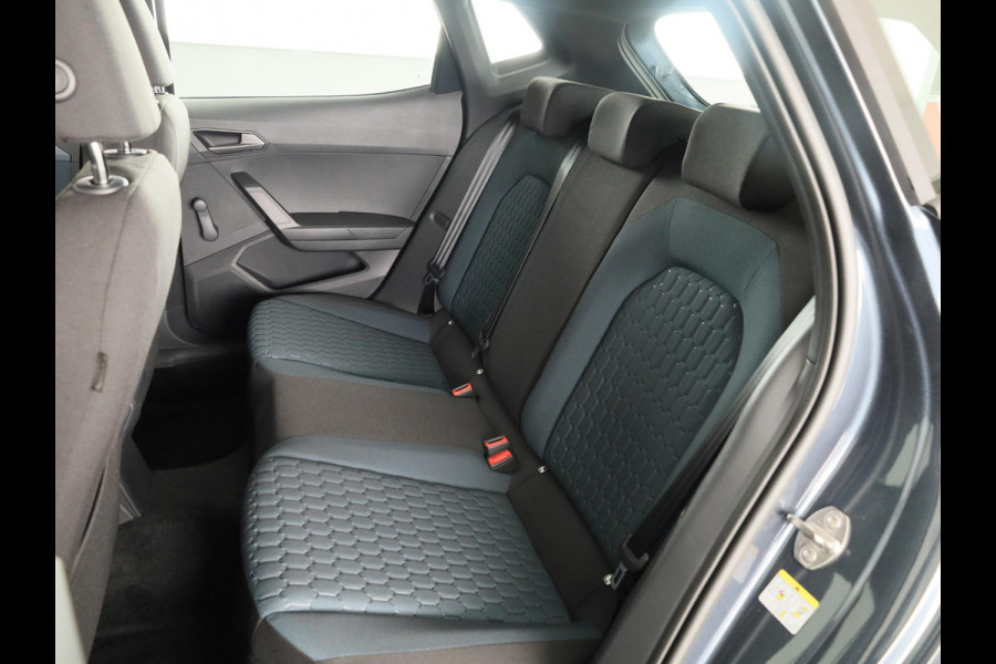 Seat Ibiza SEAT Ibiza Style plus 1.0 EcoTSI 95 pk Magnetic Tech Metallic | Park Assist | Apple Carplay | Cruise control