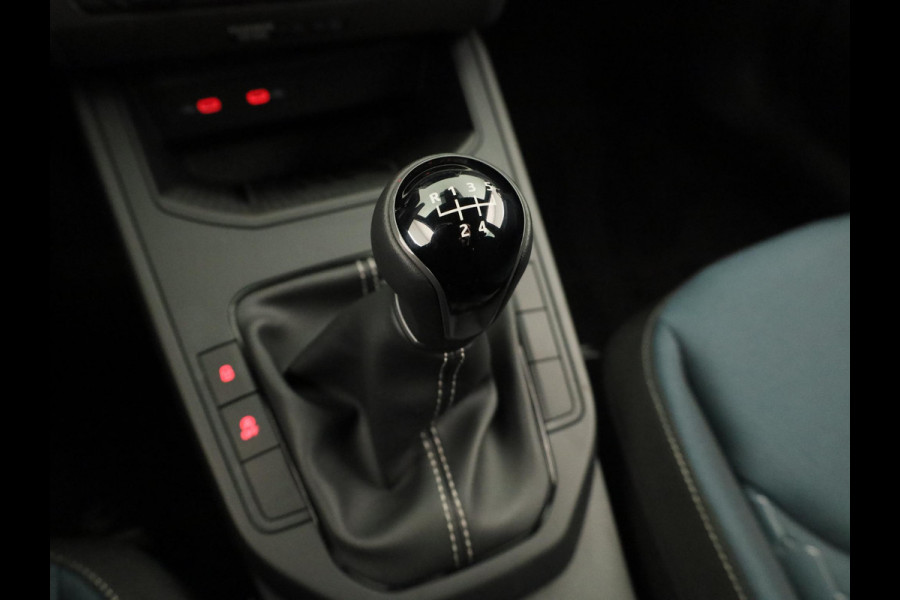 Seat Ibiza SEAT Ibiza Style plus 1.0 EcoTSI 95 pk Magnetic Tech Metallic | Park Assist | Apple Carplay | Cruise control