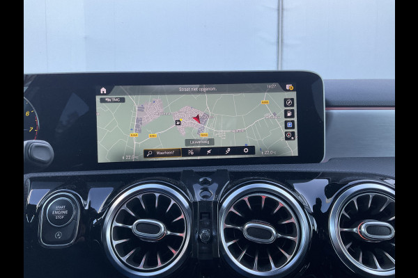 Mercedes-Benz A-Klasse 180 Aut7 Solution AMG Carplay Navi/Cam Stoelverw. Business