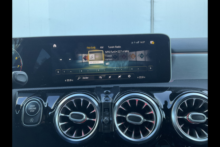 Mercedes-Benz A-Klasse 180 Aut7 Solution AMG Carplay Navi/Cam Stoelverw. Business