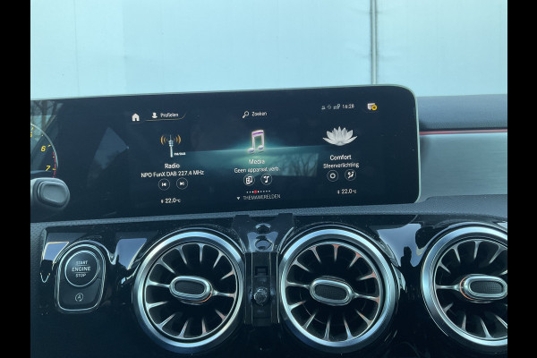 Mercedes-Benz A-Klasse 180 Aut7 Solution AMG Carplay Navi/Cam Stoelverw. Business