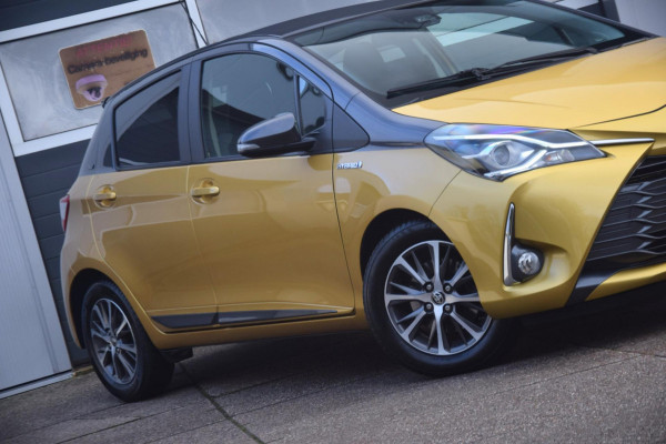 Toyota Yaris 1.5 Hybrid Y20 Exclusive Edition Bi-Tone