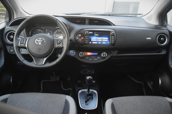 Toyota Yaris 1.5 Hybrid Y20 Exclusive Edition Bi-Tone