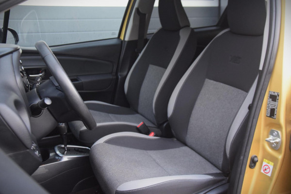 Toyota Yaris 1.5 Hybrid Y20 Exclusive Edition Bi-Tone