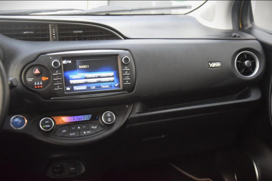 Toyota Yaris 1.5 Hybrid Y20 Exclusive Edition Bi-Tone