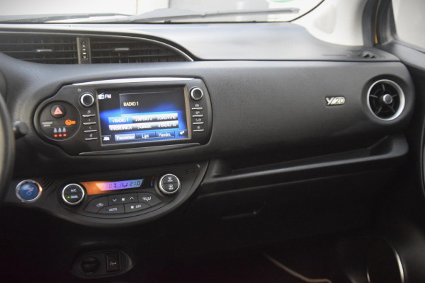 Toyota Yaris 1.5 Hybrid Y20 Exclusive Edition Bi-Tone