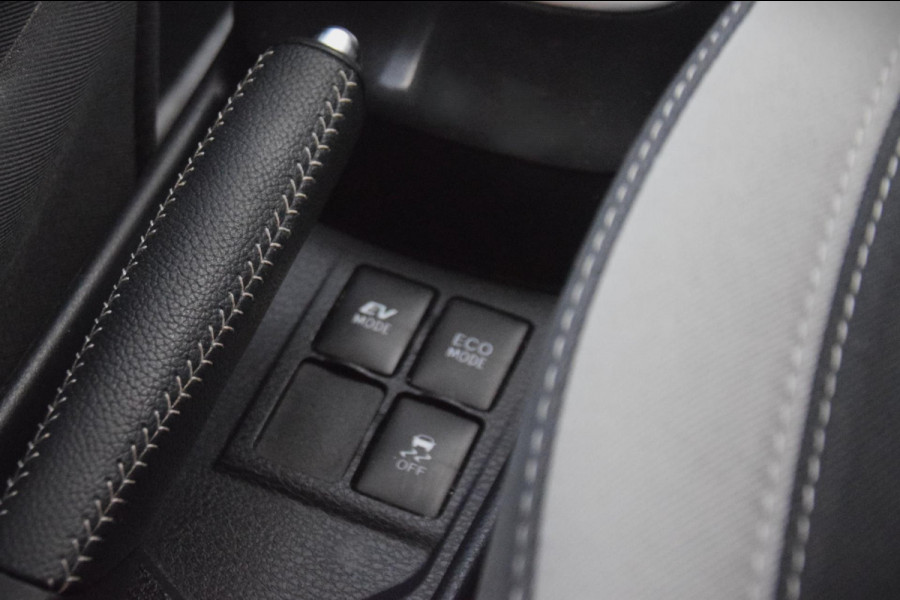 Toyota Yaris 1.5 Hybrid Y20 Exclusive Edition Bi-Tone