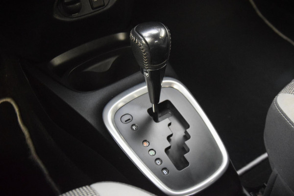 Toyota Yaris 1.5 Hybrid Y20 Exclusive Edition Bi-Tone