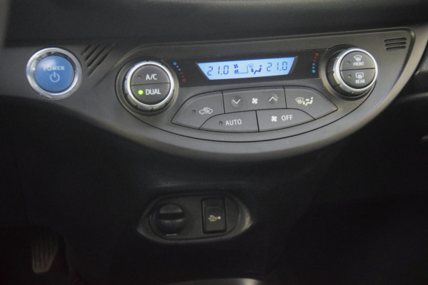 Toyota Yaris 1.5 Hybrid Y20 Exclusive Edition Bi-Tone