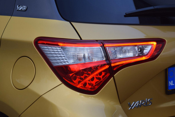 Toyota Yaris 1.5 Hybrid Y20 Exclusive Edition Bi-Tone