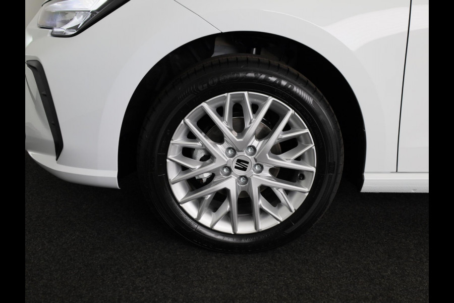 Seat Ibiza 1.0 EcoTSI 95 pk Style | Glacial White Metallic | Apple Carplay | Park Assist | Cruise Control