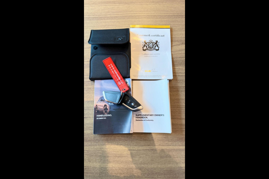 BMW iX3 Executive 80 kWh SOH 94% PANORAMADAK LEER APPLE-CARPLAY LED-XENON